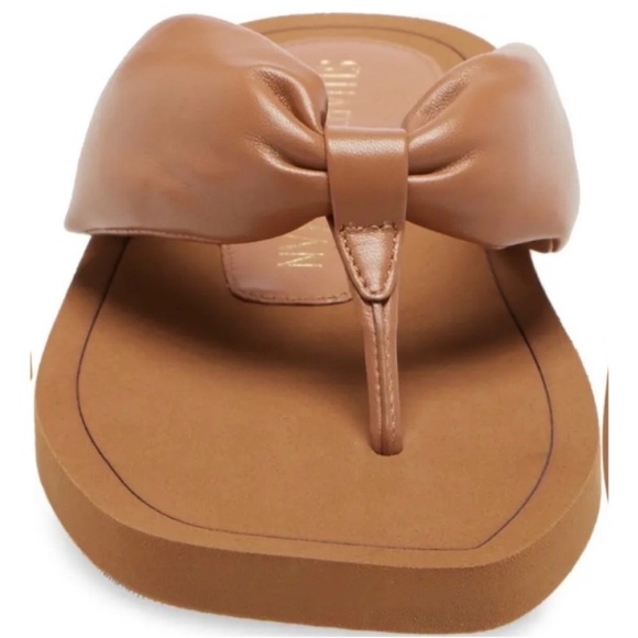 Stuart Weitzman leather thong sandals - Picture 7 of 7